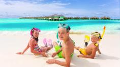 Вы планируете отдых всей семьей на Мальдивах, но не знаете, какой отель выбрать?.. 🔍 Сегодня мы подготовили подборку лучших отелей  для семейного отдыха с детьми ❤  Любимый отель команды COCOS TUR  🔹 Lily Beach Resort & Spa 5*-Прекрасный отель с высоким уровнем обслуживания, красивой территорией и развитой инфраструктурой. Идеальные условия для пляжного отдыха, комфортного плавания, наблюдения за подводным миром на домашнем рифе. Первый на Мальдивах курорт, предложивший новую концепцию питания и проживани